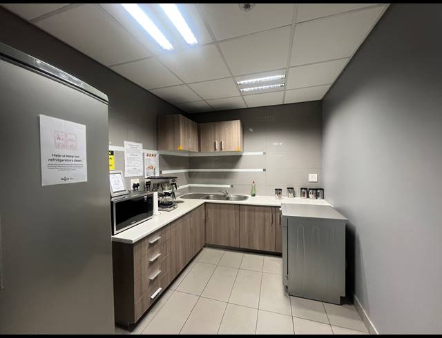 60M² SERVICED OFFICE TO LET IN ROSEBANK